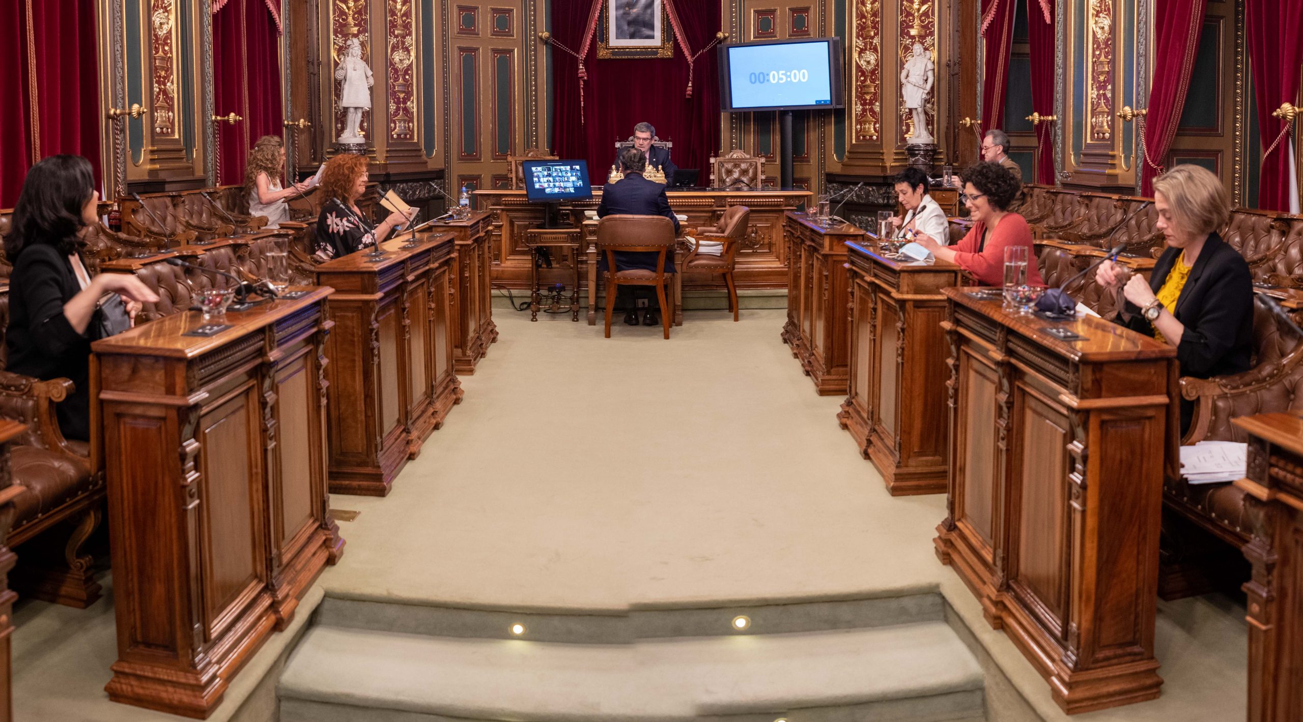 Reunión del ayuntamiento de Bilbao con el plan aurrera